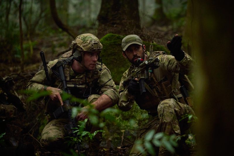 Russell Crowe y Liam Hemsworth realizan un “Rescate Imposible” en cines
