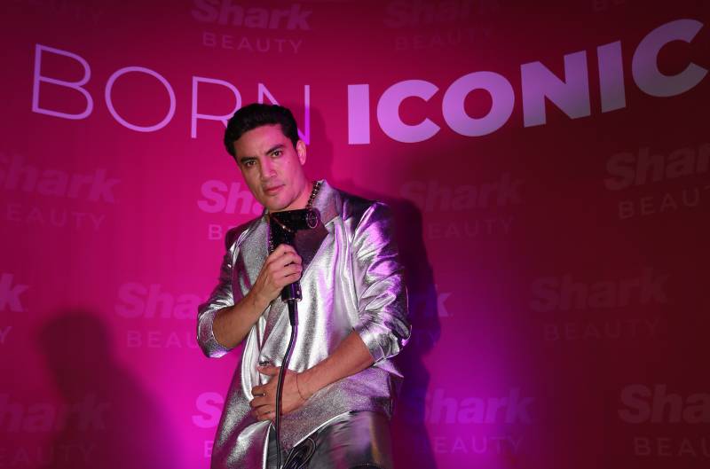 Shark Beauty Presenta a su Nuevo Embajador y producto estrella: Shark FlexStyle 