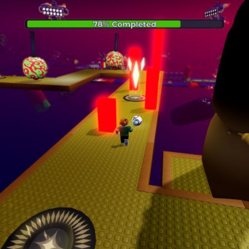 Escena de un videojuego con un personaje que avanza por una plataforma mientras controla un balón en un entorno colorido y lleno de obstáculos.