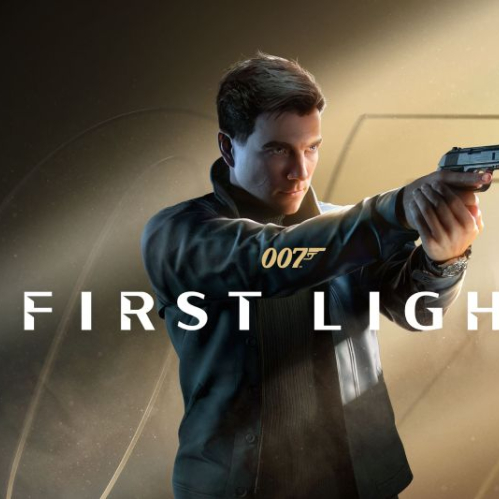 Una figura sostiene un arma mientras el título “007 First Light” aparece sobre un fondo oscuro con acentos verdes.