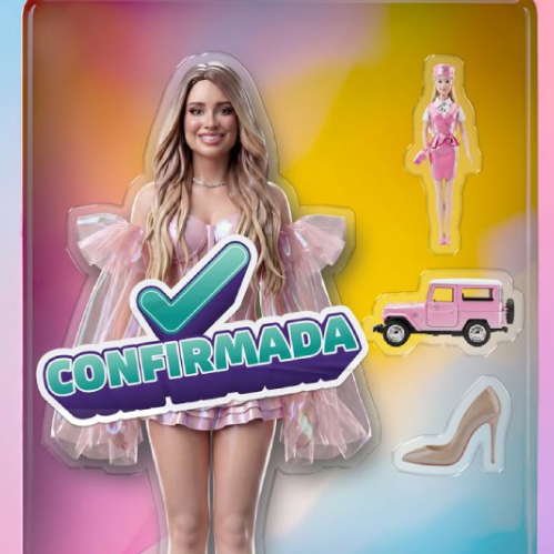 Gráfico de presentación de la influencer Brianda Deyanara diseñada como una figura de acción en empaque plástico transparente con fondo amarillo y rosa. La figura porta un vestido corto rosa pastel con mangas abullonadas transparentes, escote de tirantes y cabello rubio ondulado. A la derecha del empaque se integran como accesorios una pequeña muñeca vestida de asistente de vuelo en tono rosa, una camioneta Jeep de juguete de color rosa con techo blanco y un zapato de tacón beige.