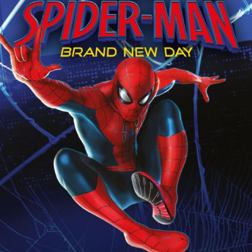 Ilustración oficial del héroe de cómic Spider-Man para la promoción de la película Spider-Man Brand New Day. En el centro de la imagen aparece el personaje vestido con su traje rojo y azul clásico de textura arácnida, en una postura dinámica agachada en el aire mirando hacia al frente mientras proyecta una telaraña blanca desde su mano derecha hacia la esquina superior izquierda. Al fondo se observa una ilustración azul oscuro de siluetas de rascacielos y telarañas cruzadas. En la parte superior central destaca el título Spider-Man escrito en letras rojas con borde blanco y la leyenda Brand New Day justo debajo en color amarillo brillante.
