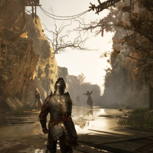 Captura de pantalla del gameplay de Among Shadows desde una perspectiva en tercera persona. En el centro aparece un guerrero vistiendo una armadura metálica medieval, caminando por un cañón rocoso con un arroyo en el suelo y vegetación otoñal. A lo lejos se aprecian figuras de criaturas y otros guerreros entre la niebla.   