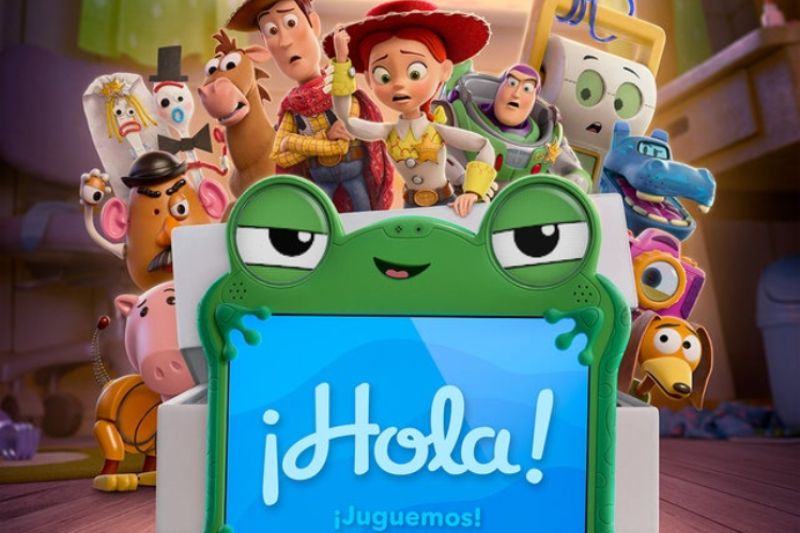 Toy Story 5 – Preventa Cinépolis Arte promocional con personajes animados reunidos en un entorno colorido junto a un nuevo juguete electrónico.