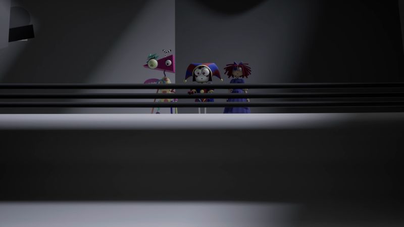 Tres personajes detrás de barras en ambiente teatral.