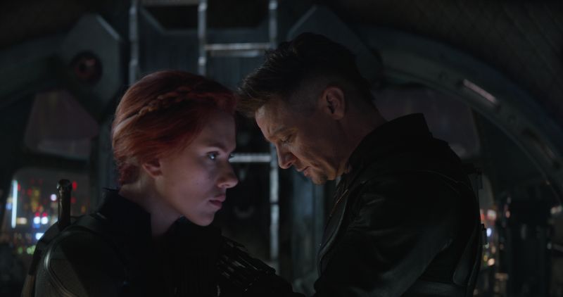 Carga Final de los Vengadores Carga multitudinaria de todos los Vengadores, ejércitos de Wakanda y Asgard liderados por Ant-Man gigante y la Capitan Marvel en el clímax de la batalla final.