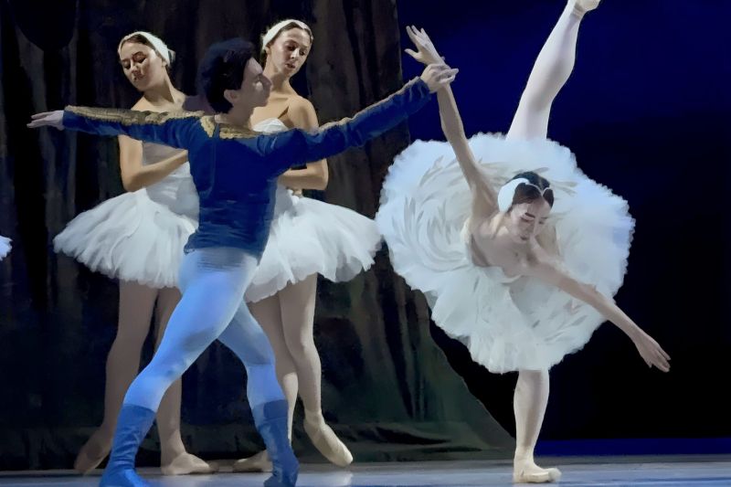“El Lago de los Cisnes” llegará al Auditorio Nacional con más de 70 bailarines y música en vivo