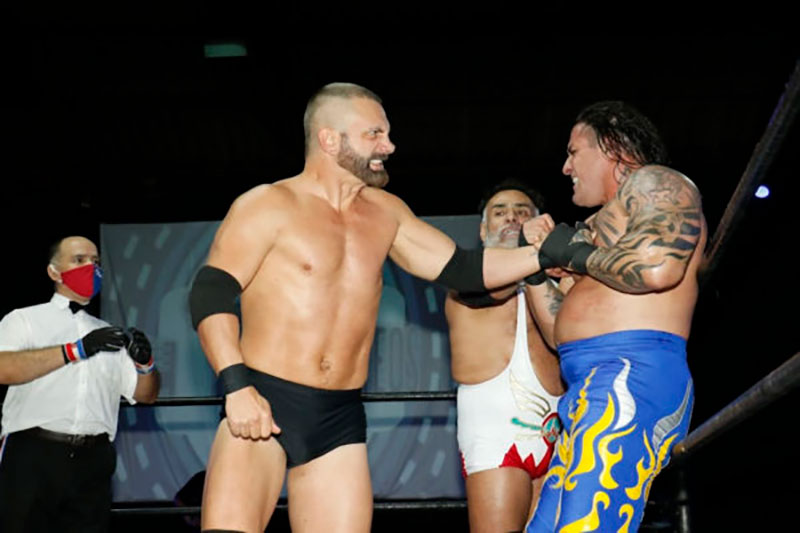 Austin Aries se corona Campeón Mundial Completo X-Law