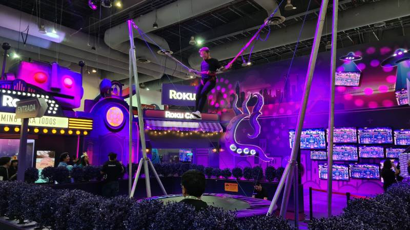 CCXP México se pinta de morado con Roku