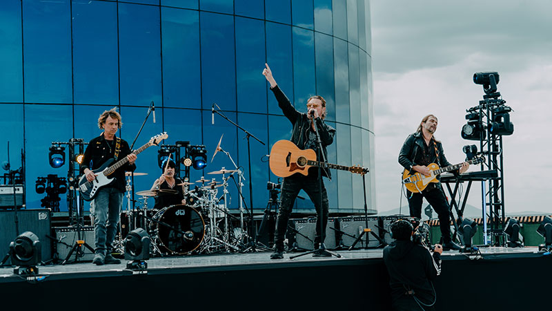 Maná ofrece su propio concierto en la azotea