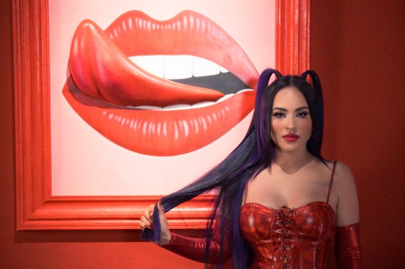 Karly B lanza “Besos con veneno”