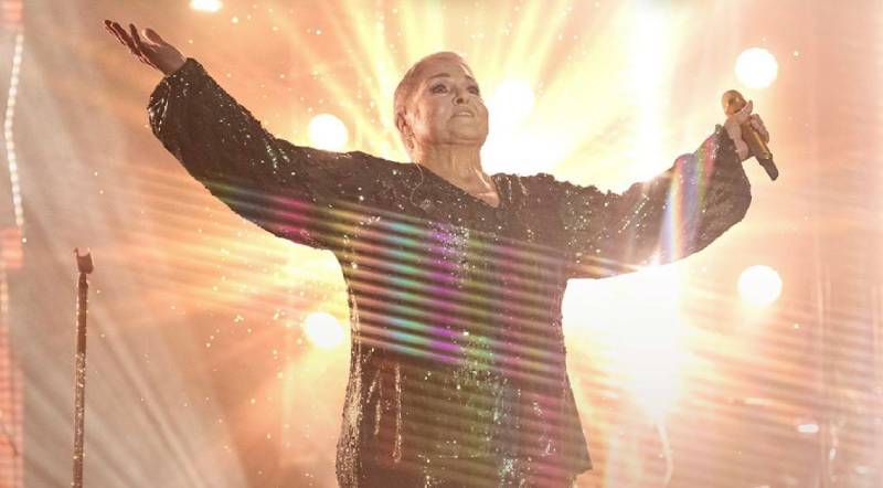 Lupita D’alessio dice adiós en el Auditorio Nacional