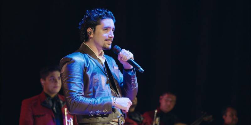 Alex Fernández consolida su presencia en España tras una gira con teatros llenos