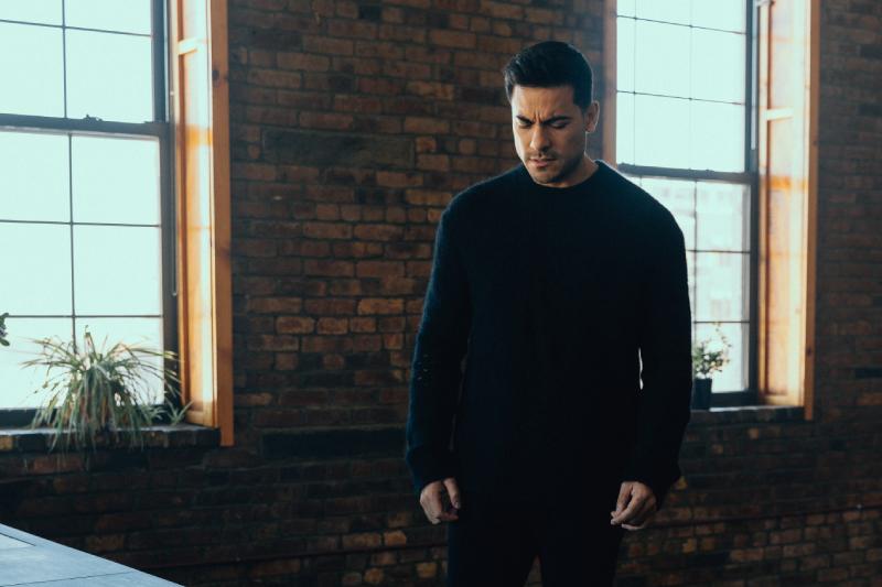 Carlos Rivera lanza “¿Quién lo hará?”: Una balada íntima sobre la ausencia y el amor perdido 