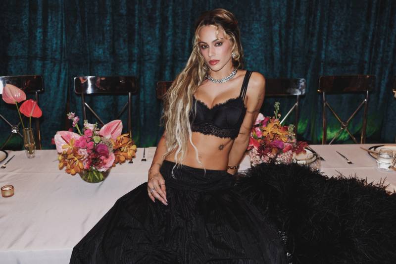 Tini presenta Dos Amantes junto a Ulises Bueno