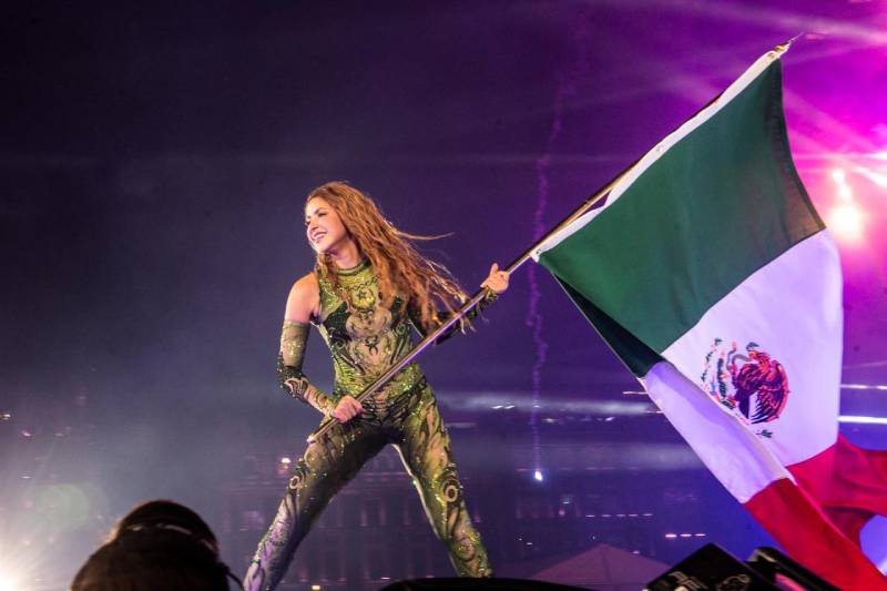 Shakira reúne a más de 400 mil personas en un concierto histórico en el Zócalo