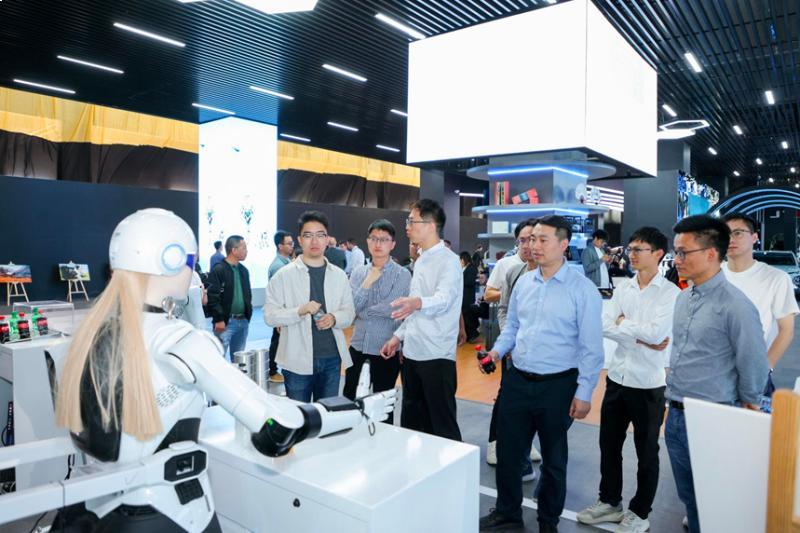 Redefine la movilidad con tecnología y conexión emocional