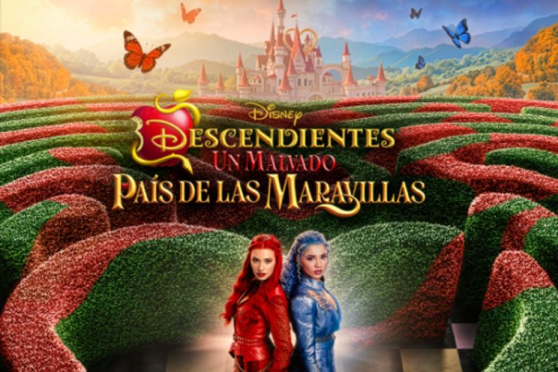 “Descendientes: Un Malvado País de las Maravillas” – Arte promocional Dos personajes posan frente a un laberinto colorido con un castillo al fondo en un entorno fantástico.