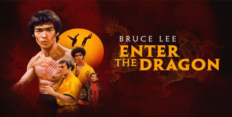 Operación Dragón – Film & Arts Ilustración promocional con un artista marcial en primer plano y figuras secundarias en un fondo estilizado.