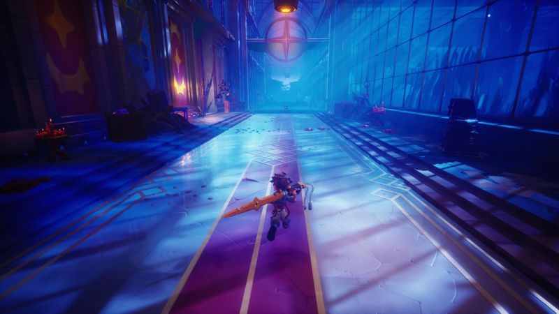 Zirian corriendo por un pasillo majestuoso de un templo con piso pulido que refleja alfombras moradas y ventanas gigantescas.