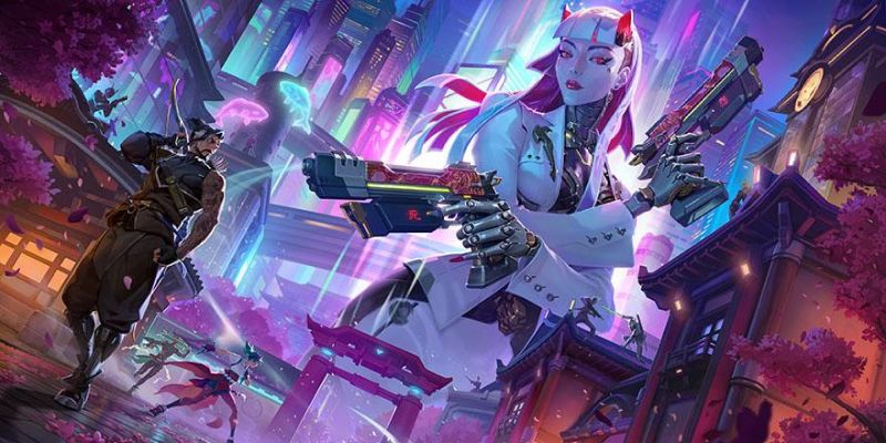 “Overwatch – Temporada 3: En la guarida del tigre” Figura femenina de estética futurista con brazos mecánicos sostiene armas en una ciudad iluminada por neón, con arquitectura inspirada en elementos orientales.