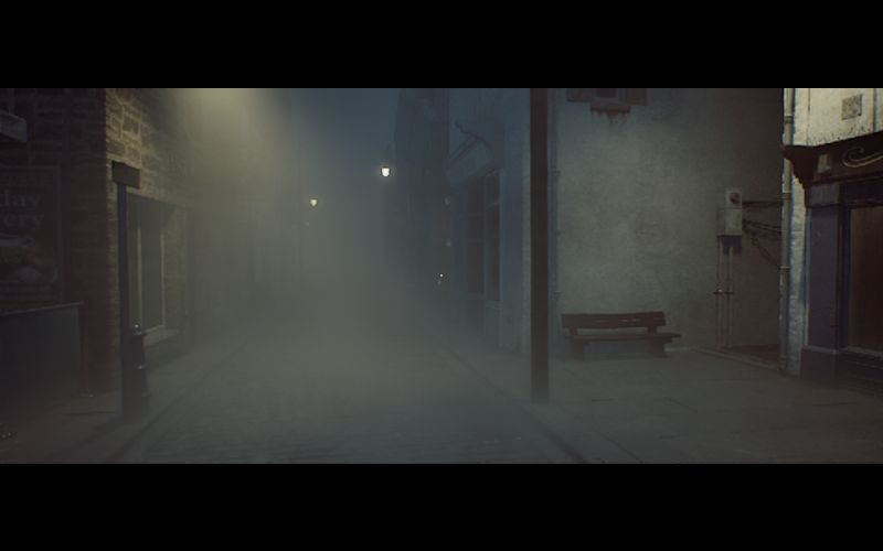 Atmósfera de St. Amelia Las calles frías, húmedas y envueltas en niebla construyen una atmósfera claustrofóbica en formato panorámico.