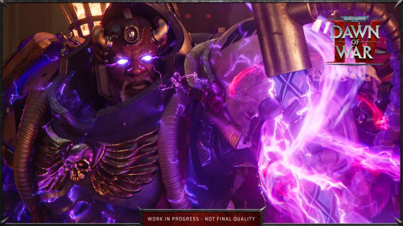 Warhammer 40000 Dawn of War IV Jonah Orion Primer plano del Bibliotecario Jefe Jonah Orion portando una armadura de Space Marine con detalles ornamentados, con los ojos y la frente brillando intensamente en tono violeta mientras canaliza poderes psíquicos en su puño rodeado de rayos de energía, junto al logotipo oficial de Warhammer 40,000: Dawn of War IV.