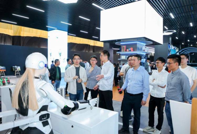 Redefine la movilidad con tecnología y conexión emocional
