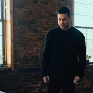 Carlos Rivera lanza “¿Quién lo hará?”: Una balada íntima sobre la ausencia y el amor perdido 