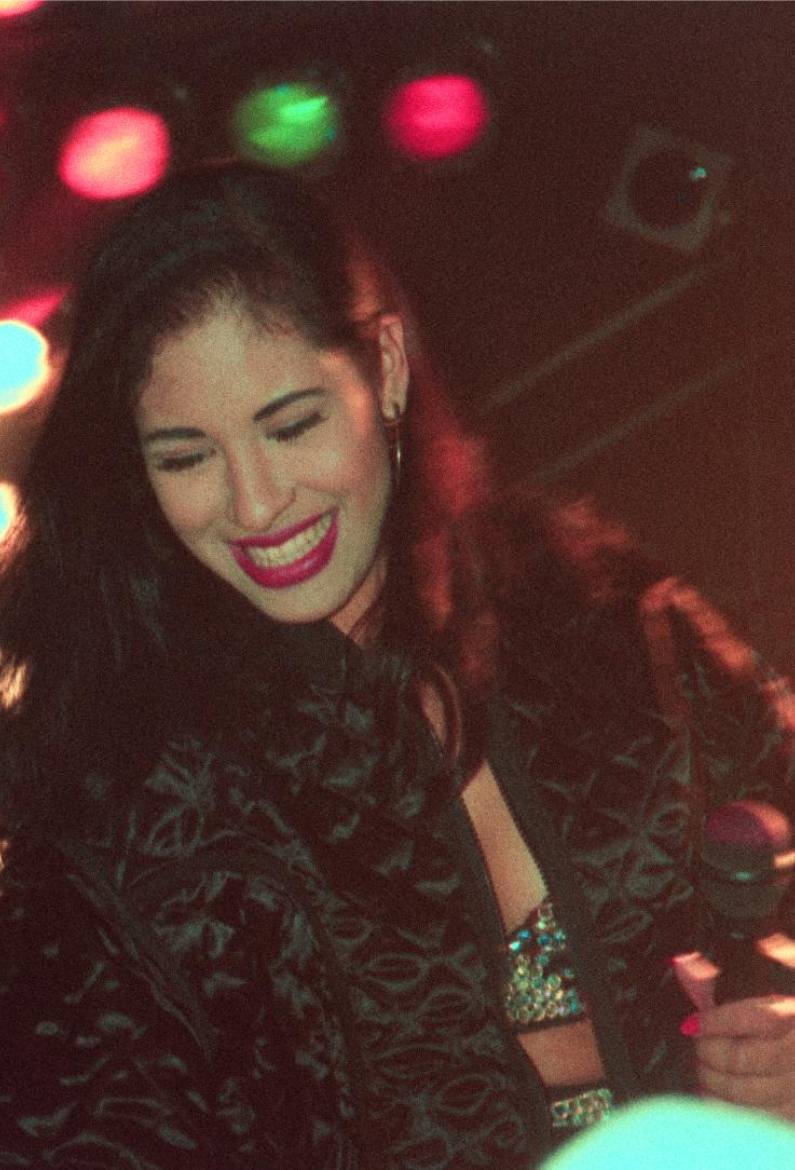 Reseña: “Selena y los Dinos”