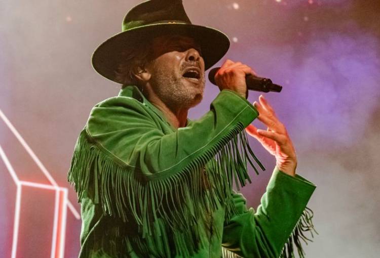 Jamiroquai convierte la Arena CDMX en una fiesta funk
