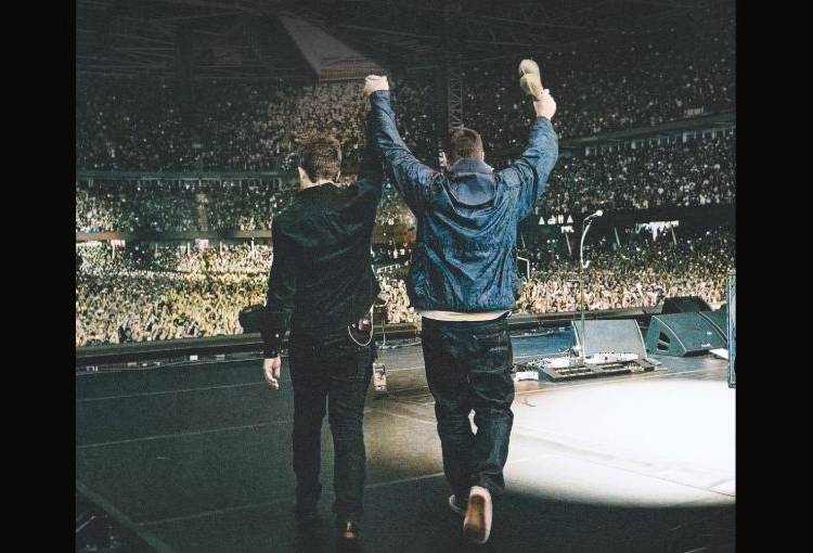 Liam y Noel Gallagher reaparecen juntos en “Oasis: Don’t Look Back In Anger” por Disney+
