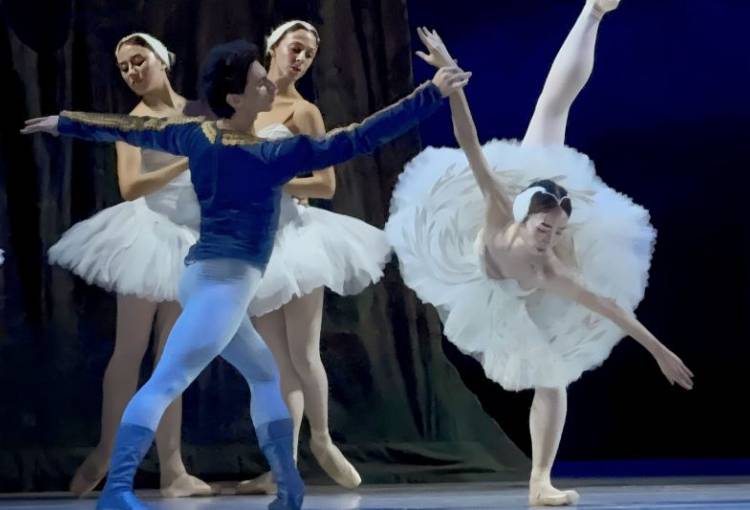 “El Lago de los Cisnes” llegará al Auditorio Nacional con más de 70 bailarines y música en vivo